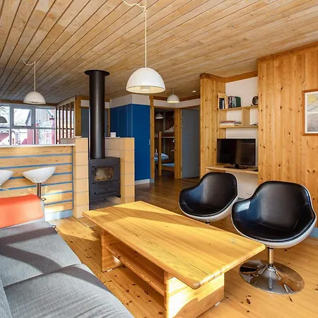 6 Person In Vaeggerlose Ferienhaus Bøtø By